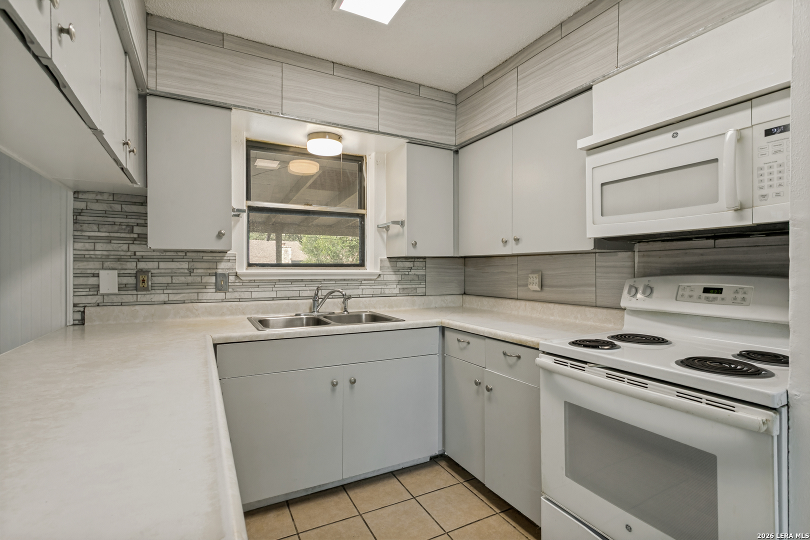 207 Balboa Drive Universal City TX 78148