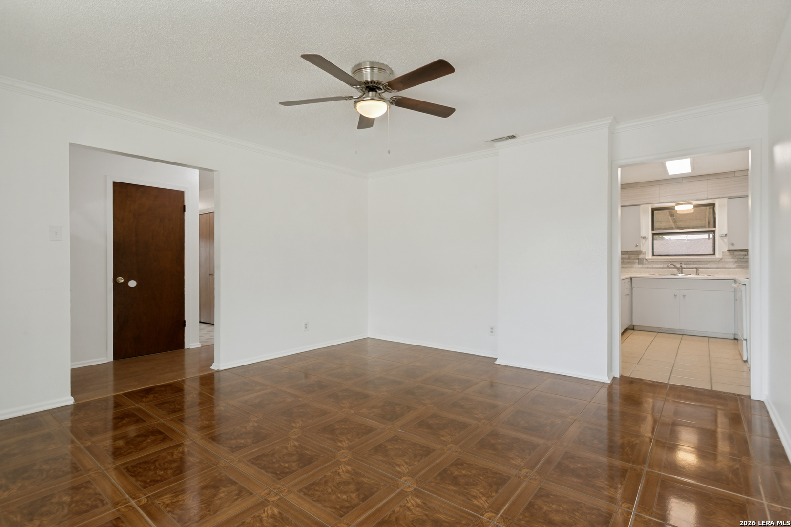 207 Balboa Drive Universal City TX 78148