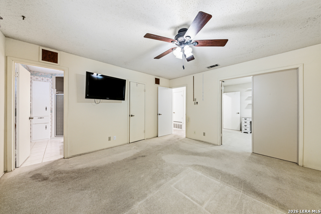 118 Clear Oak Universal City TX 78148