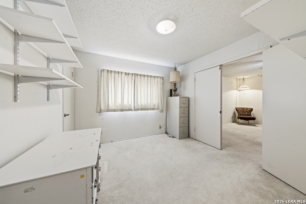 118 Clear Oak Universal City TX 78148