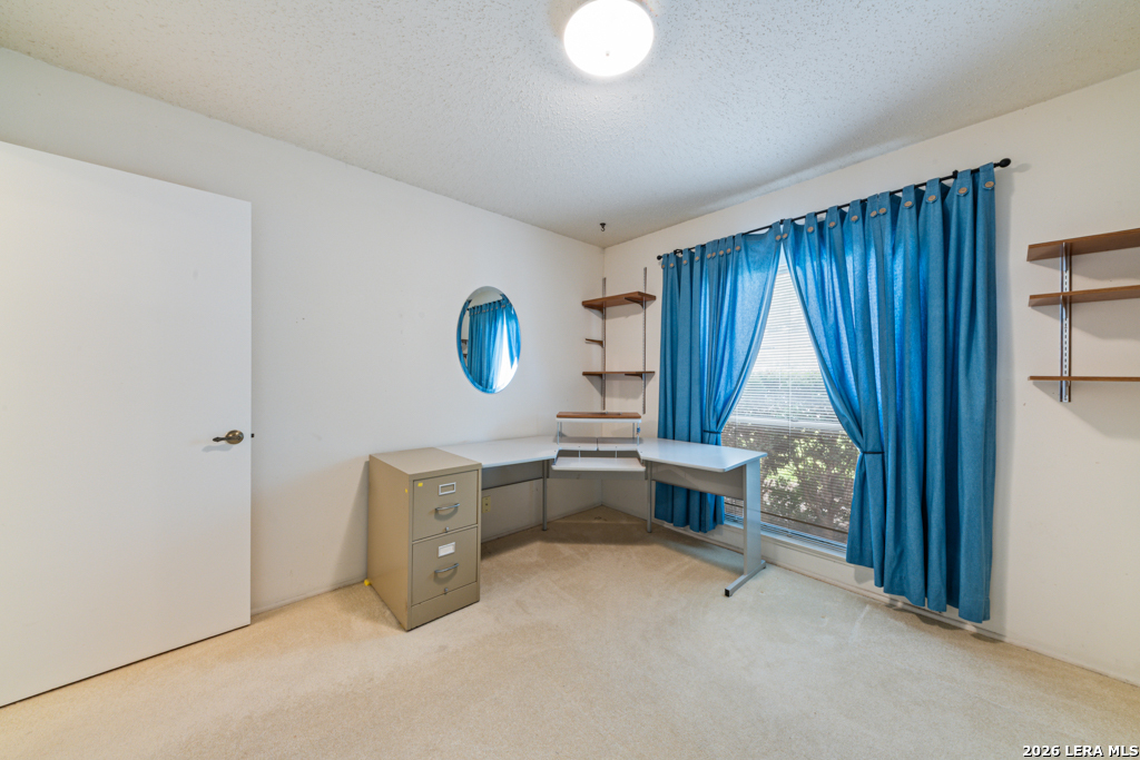 118 Clear Oak Universal City TX 78148