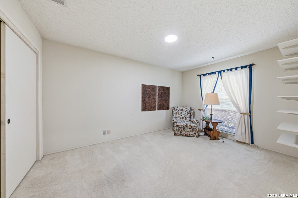 118 Clear Oak Universal City TX 78148
