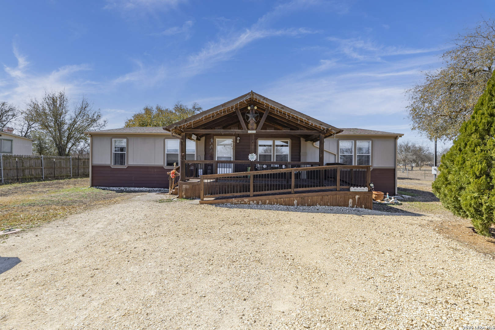 494 County Road 4638 Hondo TX 78861