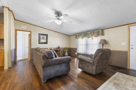 494 County Road 4638 Hondo TX 78861