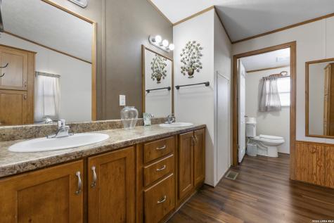 494 County Road 4638 Hondo TX 78861