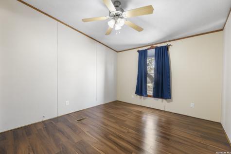494 County Road 4638 Hondo TX 78861