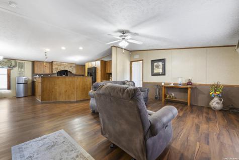 494 County Road 4638 Hondo TX 78861