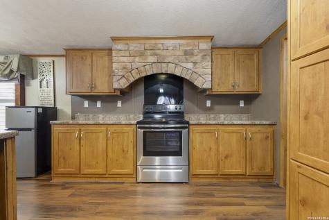 494 County Road 4638 Hondo TX 78861