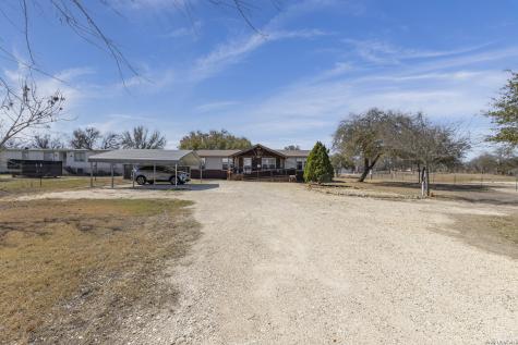 494 County Road 4638 Hondo TX 78861