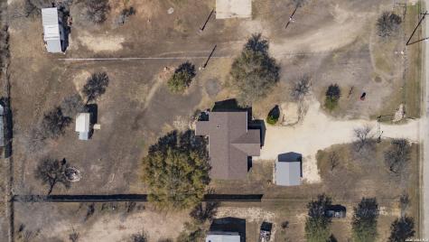 494 County Road 4638 Hondo TX 78861