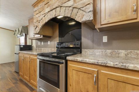 494 County Road 4638 Hondo TX 78861