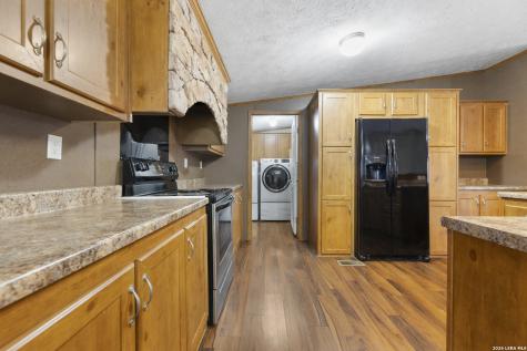 494 County Road 4638 Hondo TX 78861