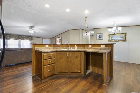494 County Road 4638 Hondo TX 78861