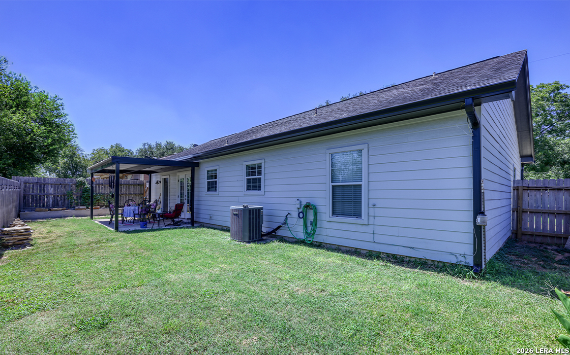 1408 S 2nd Street Floresville TX 78114