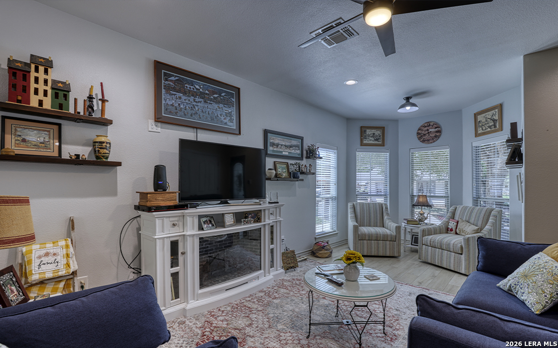 1408 S 2nd Street Floresville TX 78114