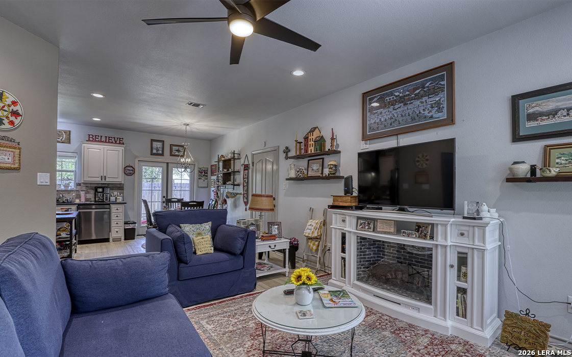 1408 S 2nd Street Floresville TX 78114