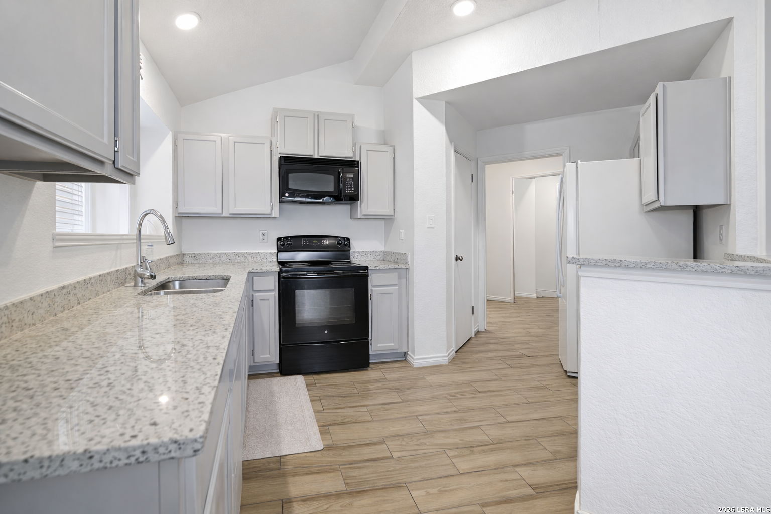 8104 Forest Bow Live Oak TX 78233