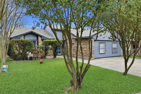 8104 Forest Bow Live Oak TX 78233