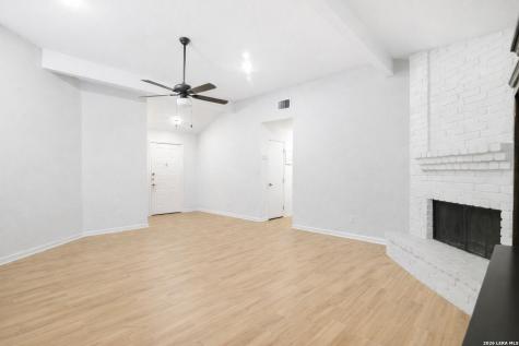 8104 Forest Bow Live Oak TX 78233