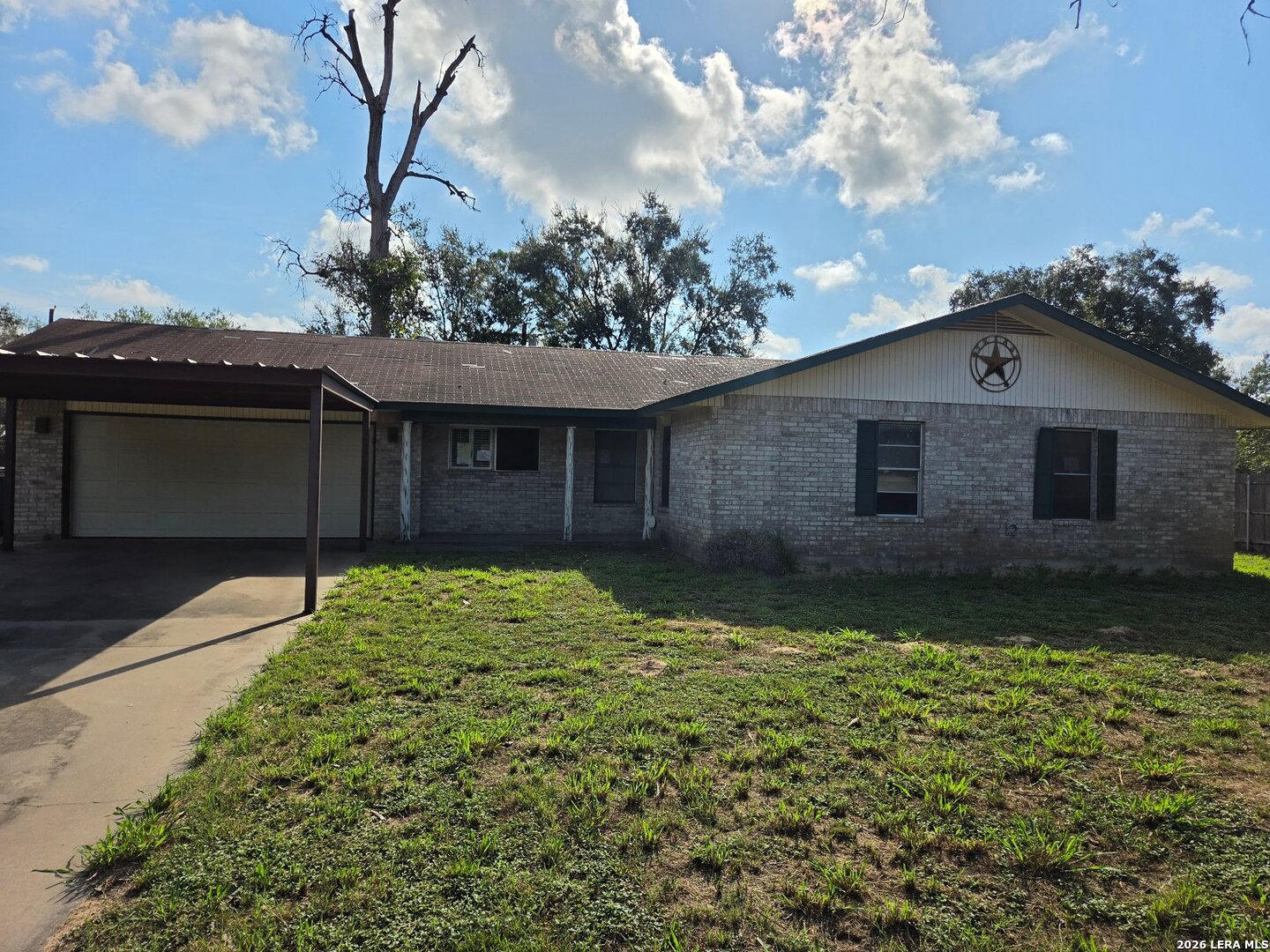512 High Meadow Pleasanton TX 78064