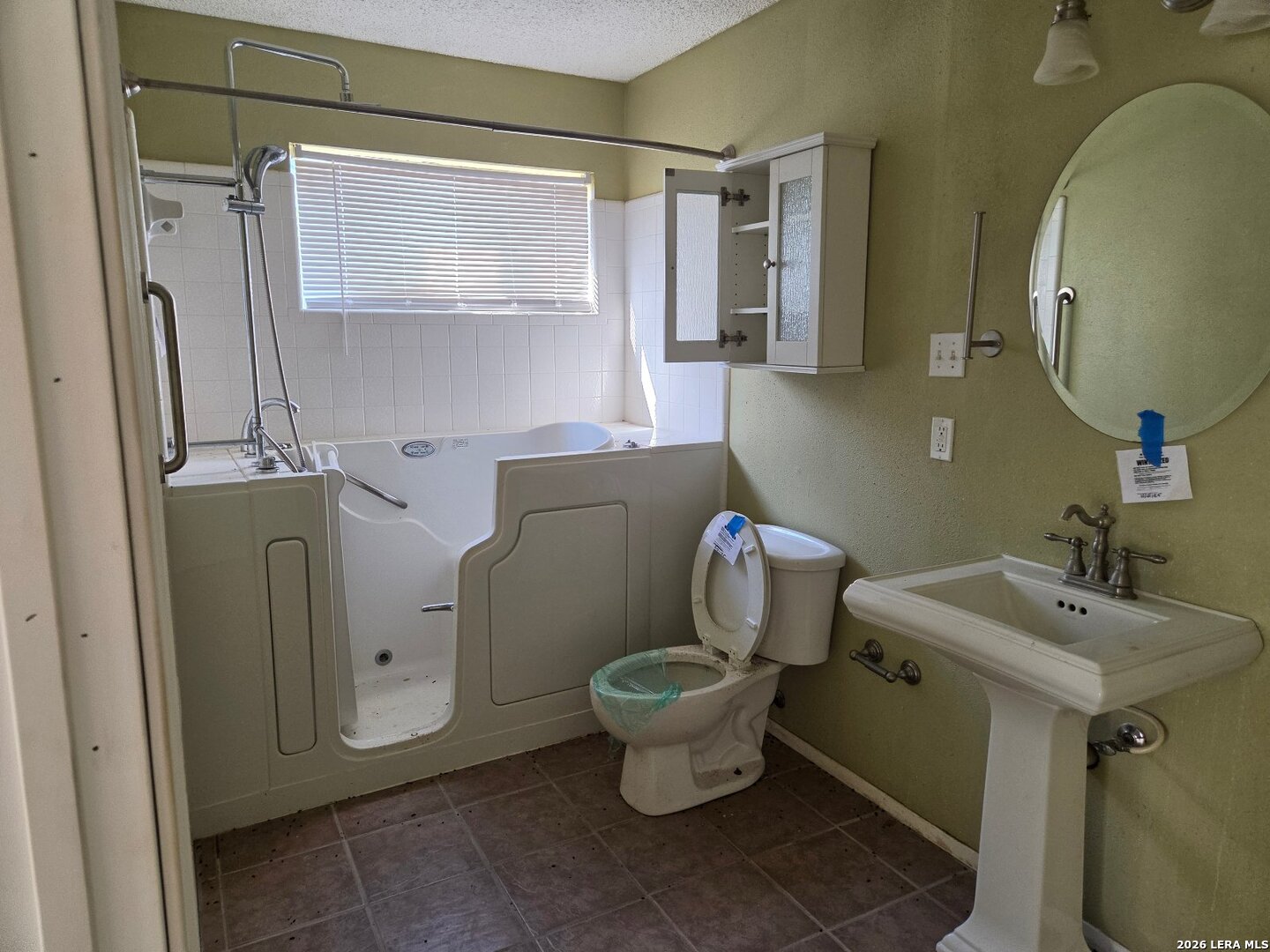 512 High Meadow Pleasanton TX 78064