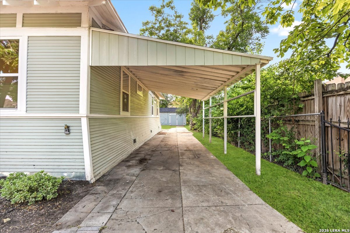 524 Hunstock Avenue San Antonio TX 78210