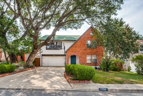 7704 Wood Bluff San Antonio TX 78240