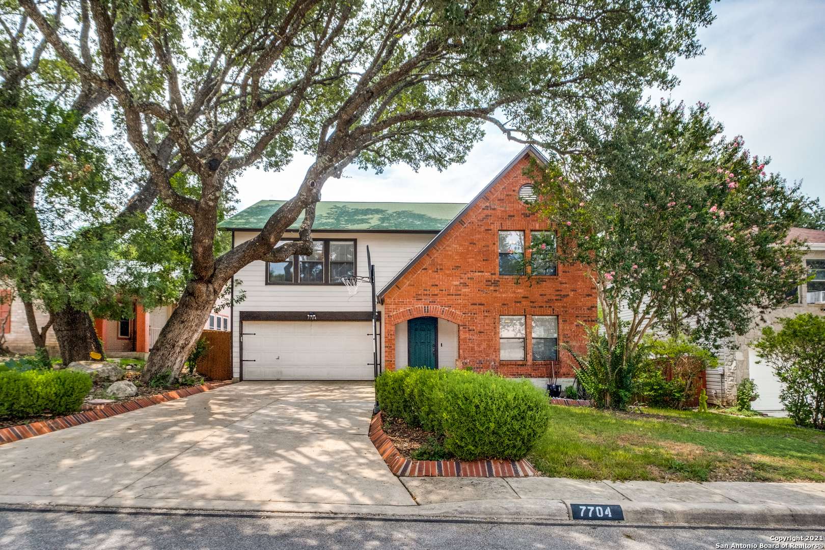 7704 Wood Bluff San Antonio TX 78240