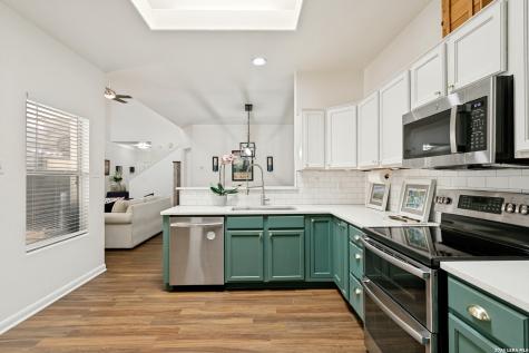 142 Oakwell Farms Parkway San Antonio TX 78218