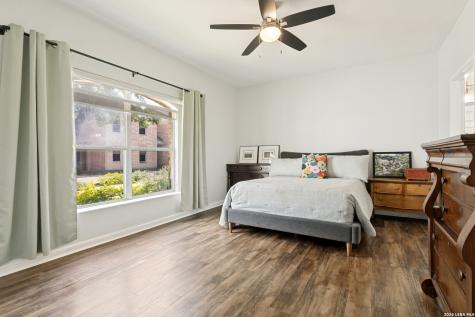 142 Oakwell Farms Parkway San Antonio TX 78218