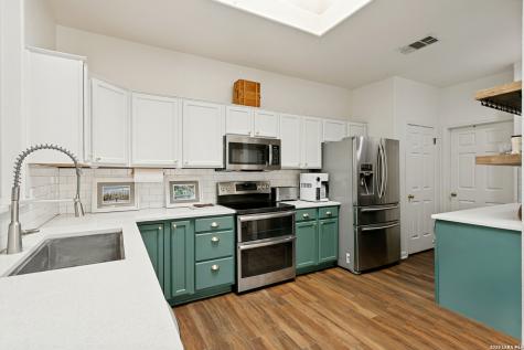 142 Oakwell Farms Parkway San Antonio TX 78218