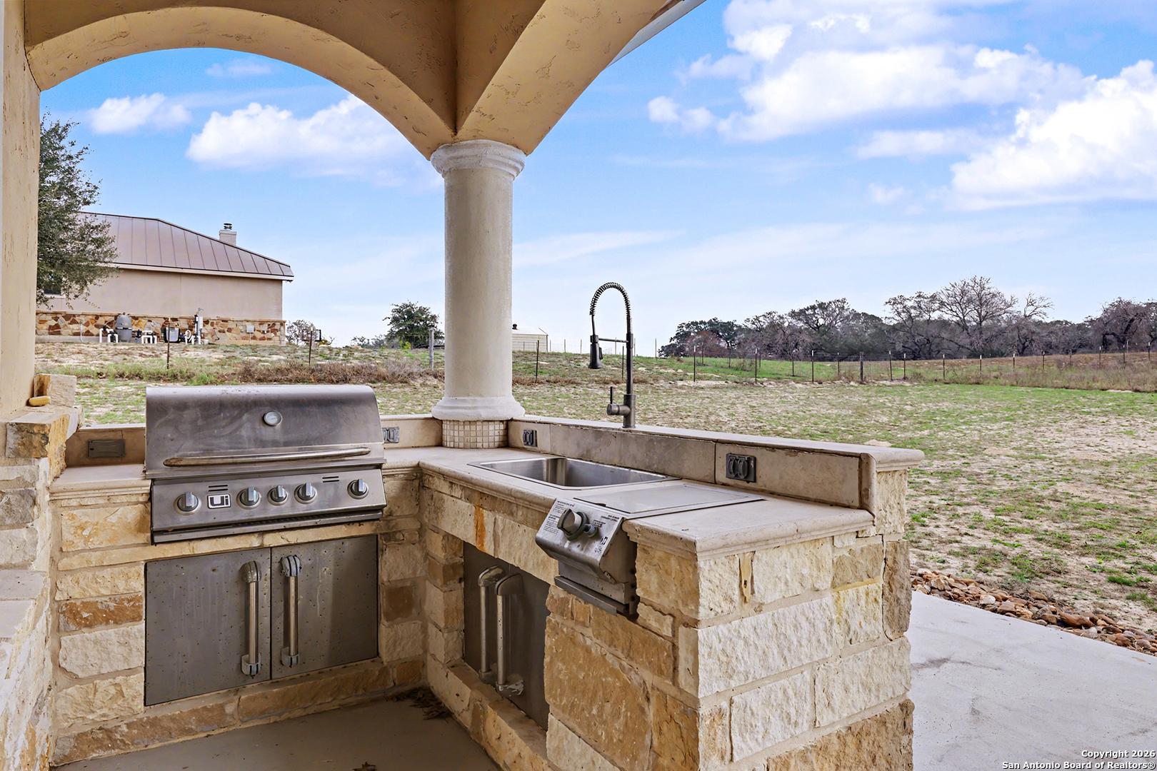 113 Abrego Mount Floresville TX 78114