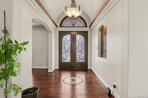 113 Abrego Mount Floresville TX 78114