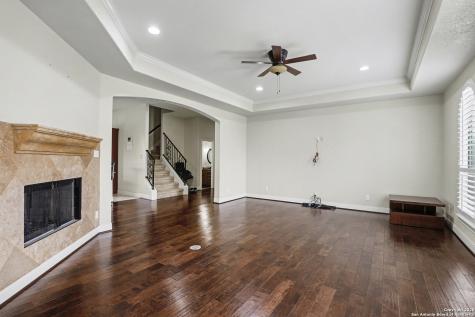 113 Abrego Mount Floresville TX 78114