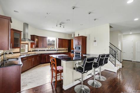 113 Abrego Mount Floresville TX 78114