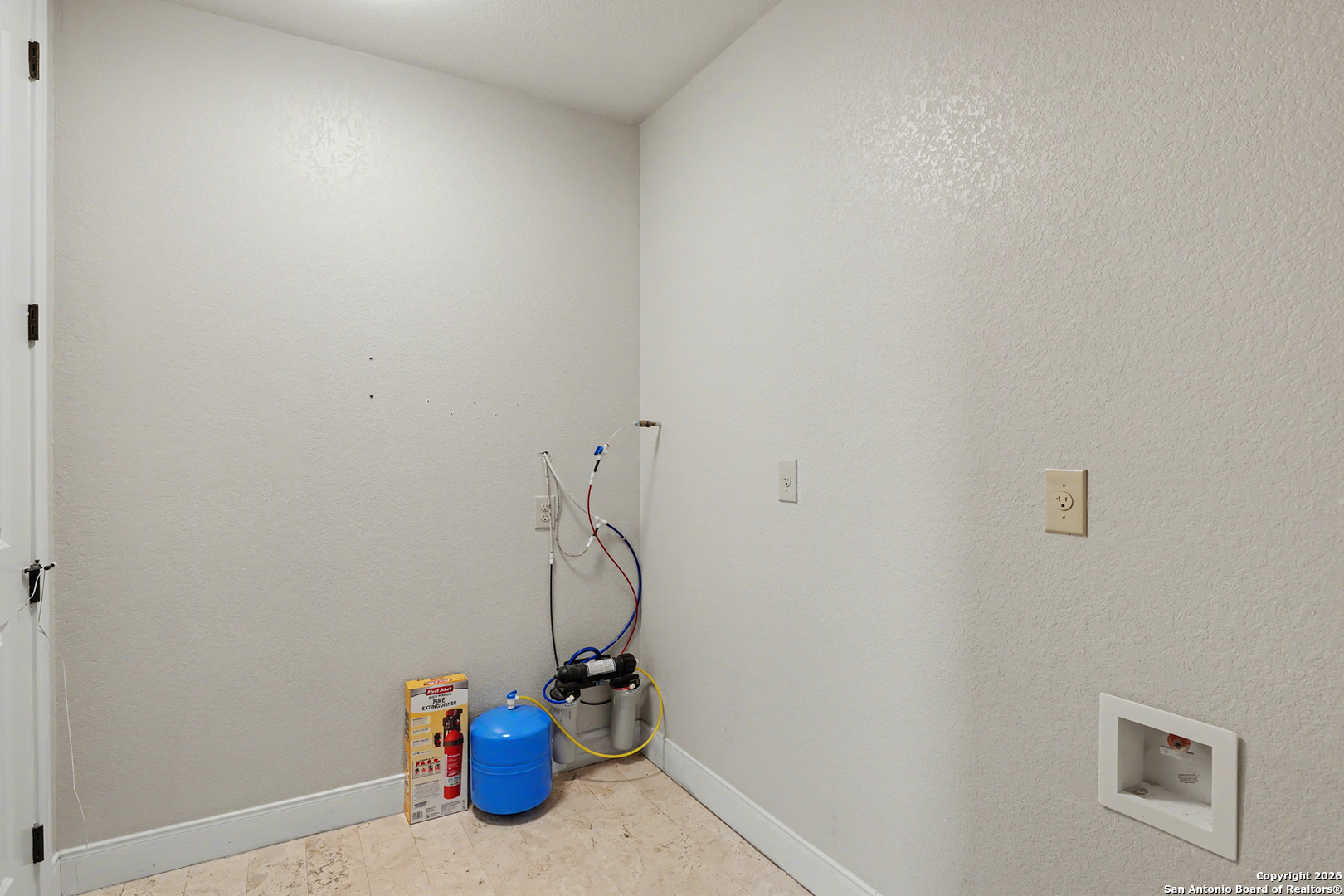 113 Abrego Mount Floresville TX 78114