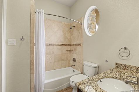 113 Abrego Mount Floresville TX 78114