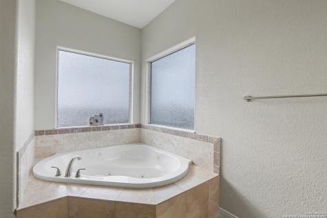 113 Abrego Mount Floresville TX 78114