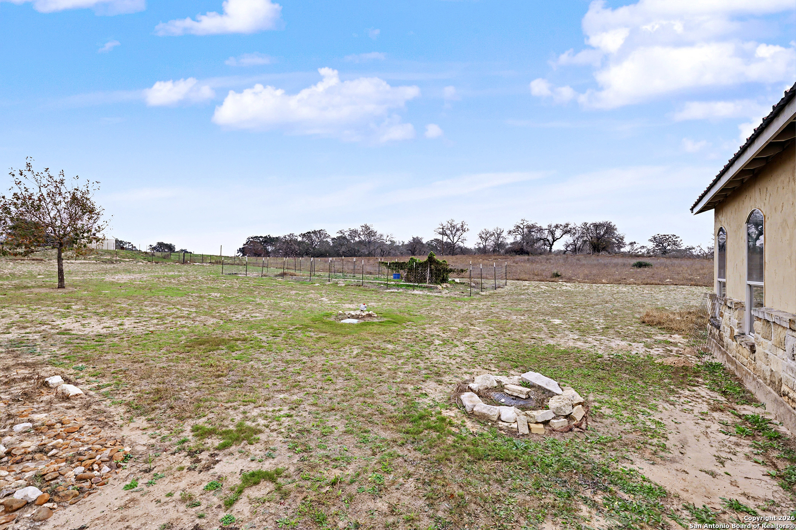 113 Abrego Mount Floresville TX 78114