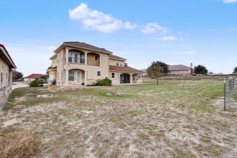 113 Abrego Mount Floresville TX 78114