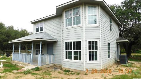 55 S 3rd Somerset TX 78069