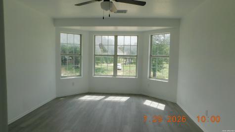 55 S 3rd Somerset TX 78069