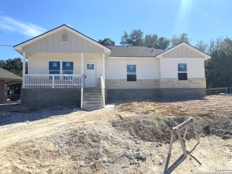 122 Spring Ridge Canyon Lake TX 78133