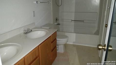 25 Badgers Hills San Antonio TX 78238