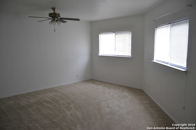 25 Badgers Hills San Antonio TX 78238