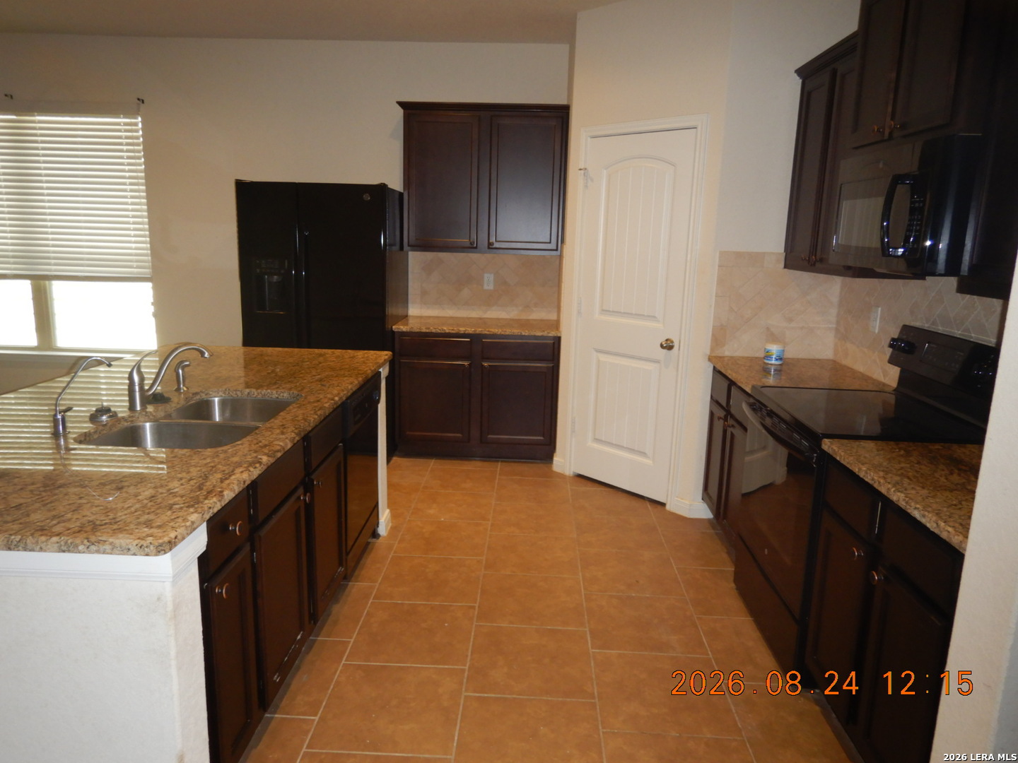 6031 Snorkel Square Converse TX 78109