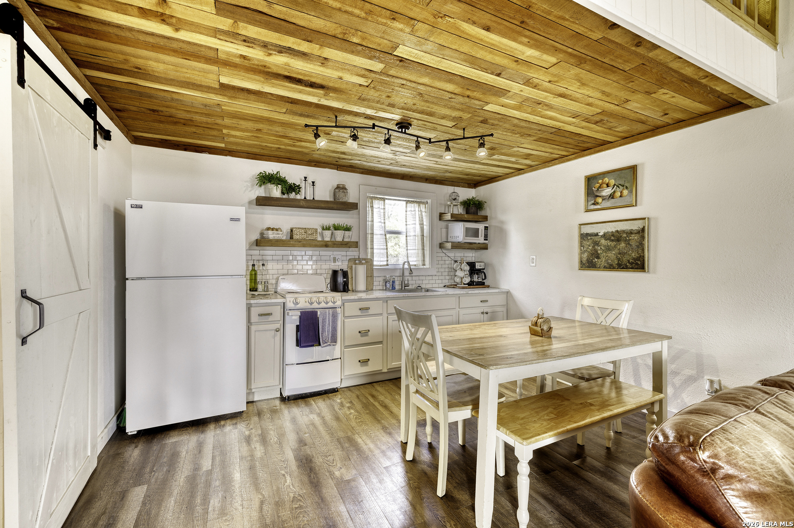 297 Squirrel Bend Concan TX 78838