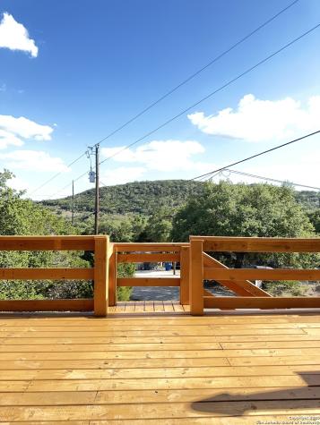 1060 Rockmoor Canyon Lake TX 78133