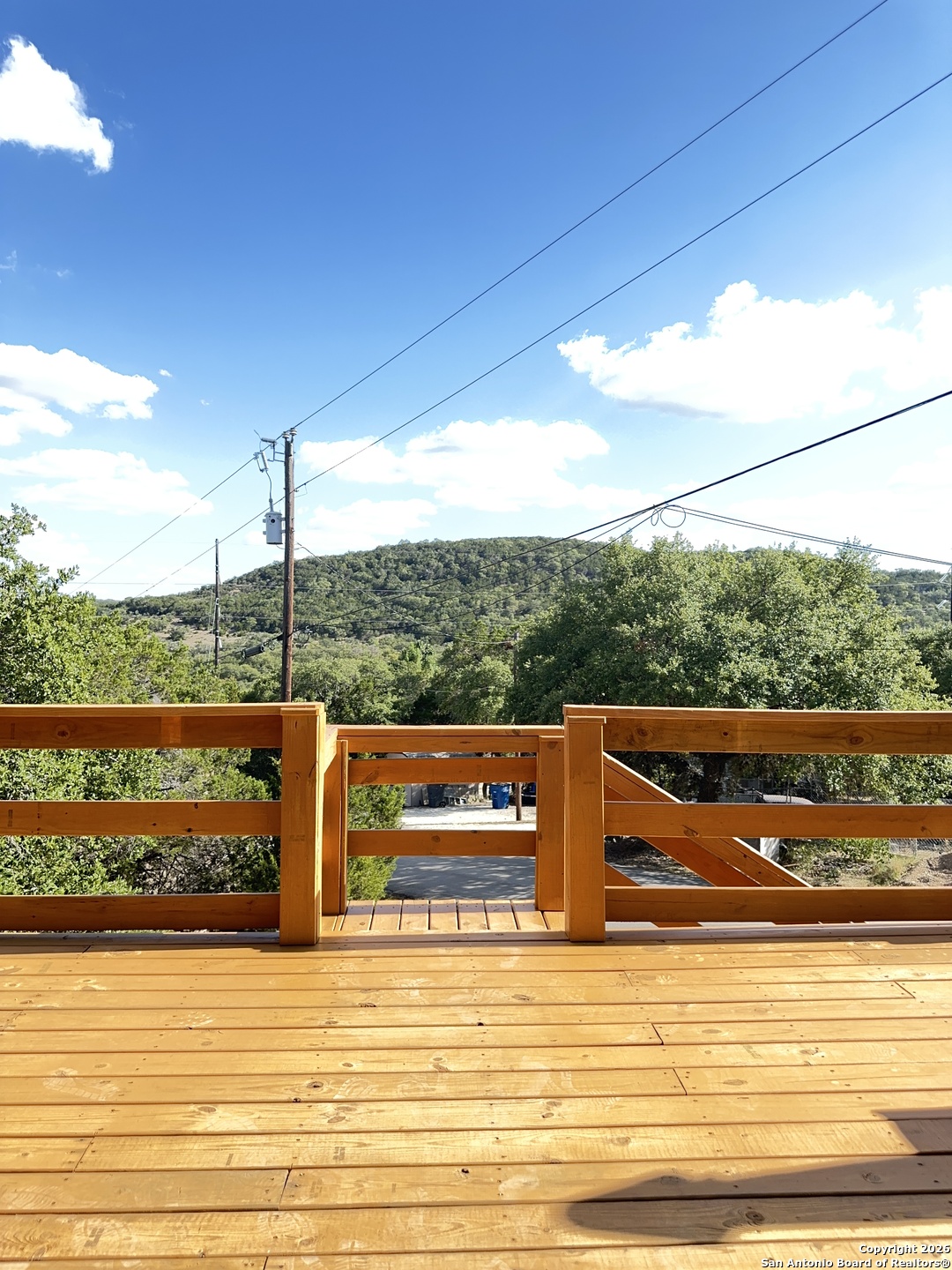 1060 Rockmoor Canyon Lake TX 78133