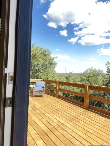 1060 Rockmoor Canyon Lake TX 78133